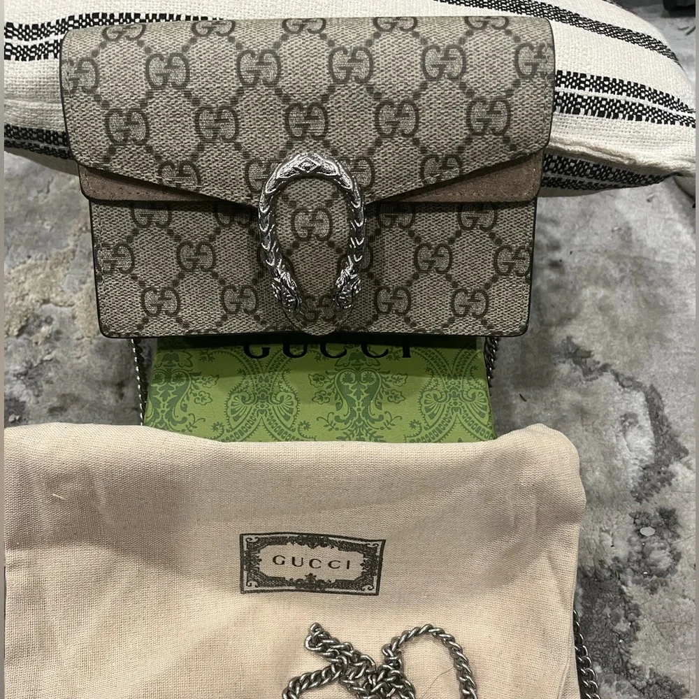 Gucci mini Diynos on chain - Picture 2 of 8